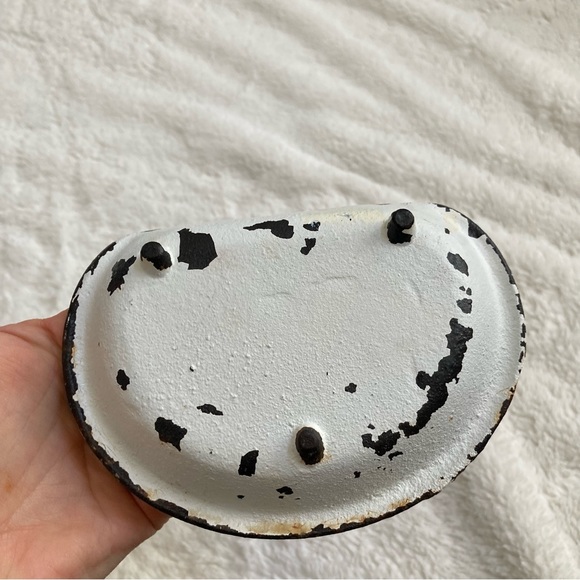 Vintage rusty wrought iron soap dish farmhouse shabby chippy paint country - Picture 7 of 12